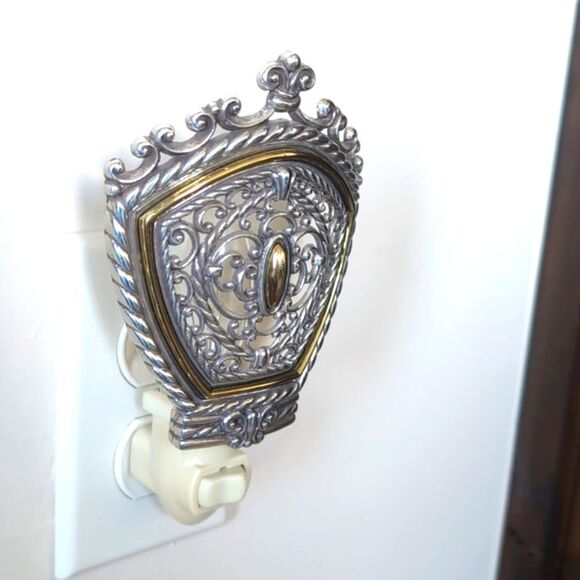 Brighton Royale Regal  Night Light - Picture 6 of 8